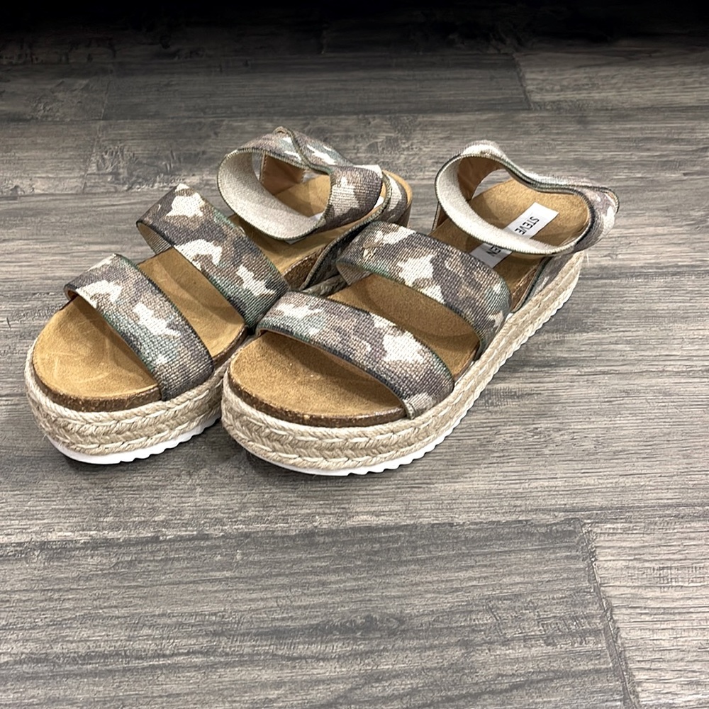 Steve Madden sandals